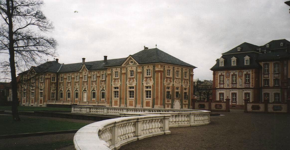 Nebengeb�ude (c) 2001 by Buchali